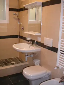 VILLA DEL MARE LIGURE Wohnung Doppelhaushälfte schöner Meerb 4 Schlafzimmer 2 WC - Image 5