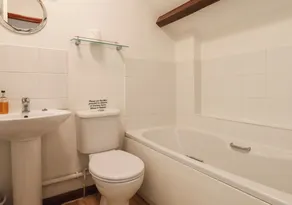 ACORN COTTAGE, pet friendly, with pool in Newton Abbot - Image 4