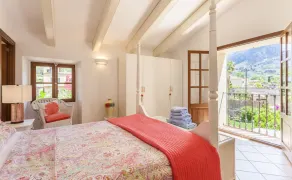 Stupendo, recentemente ristrutturato lusso 1730 Finca, piscina, frutteto, vista sulle montagne, Wi - Image 2