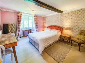 3 bedroom accommodation in Tenterden - Image 3