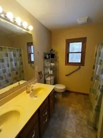 Newer, 4 bdrm 2 bathroom lake home 5 minutes from everything in Danbury Wi - Image 2
