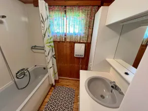 Beautiful Bungalow for 4 People With Large Garden - Image 2