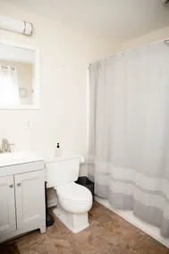 Large 4 Bedroom CT Home Comfy for Longer Stay - Image 3