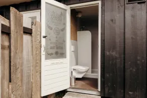 Unique, comfortable tent houses on a small holiday park a 5 minute walk from the sea. - Image 2