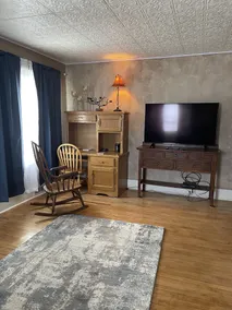 Charming house walking distance to restaurants -1.7 miles to beach! - Image 3