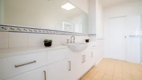 Bayview Beachfront Apartment - nestled in the dunes of Port Fairy's Eastern Beach - Image 3