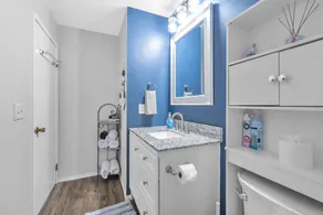 2Bd/1Ba, Lake/Riverview Condo; discounts for longer stays - Image 4