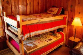 ~ Murs de pin noueux rustique et charme de style ranch ~ - Image 4