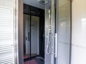 Maison rénovée avec WiFi et terrasse à Trélissac - Image 4