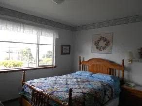 Lou's Bay View in Scienic Coos Bay- Charleston. Large beautiful Home. - Image 5