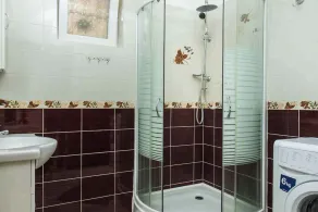 Holiday home with air conditioning, Wi-Fi, washing machine and dishwasher - Image 2