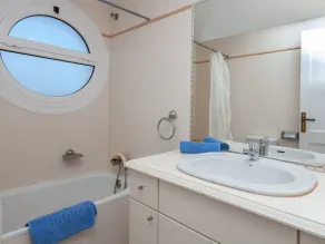 Gemütliche Wohnung für 5 Leute mit TV und Terrasse - Image 2