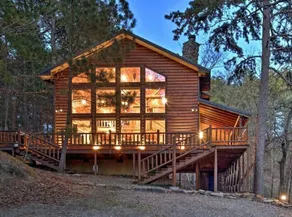 Private Hillside Cabin Near Beavers Bend - Image 1