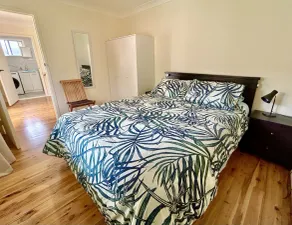 Bellbird Lakeside Cottage  - Image 3