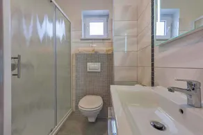 Holiday apartment on two floors with internet - Image 3