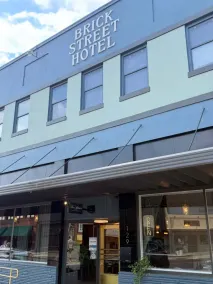 Brick Street Hotel - Image 5