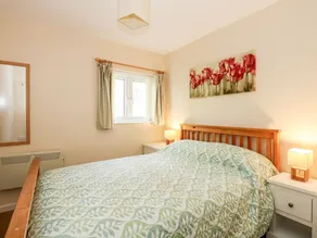 15 THE DELL, pet friendly, character holiday cottage in Mundesley - Image 5