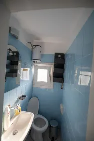 Peaceful roof apartment 3 min from the beach! - Image 2
