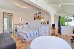 "LaCigaleDeNiolon", Climatisé, Vue Mer à 180 & Terrasse ombragée & intime, Plage à 50m, Wi-Fi & Netflix, Un guide des activités Printemps-Été offert - Image 4