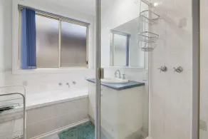 “SUMMER/WINTER Getaway “Sleeps up to 16” (6BR) Ocean Grove - Image 4