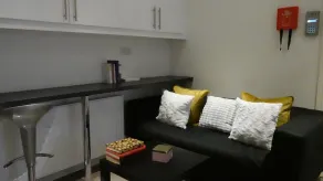 Grand Airport Ensuites - Image 5