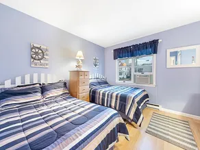 Wifi Ourdoor Shower Porch Ocean Side 1St Floor Duplex, A Short Walk From The Best Lbi Attractions, A Small Park, And The Beach - Image 4
