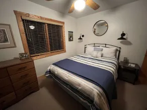 4BR/2BA Lakeside Home ideal for experiencing the beauty of the North Woods - Image 4