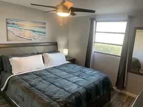 Amazing new/modern condo-Walk to beach, Marina and pools. Red Hook/bars near by! - Image 4