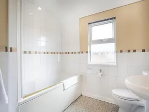 3 bedroom accommodation in Ilfracombe - Image 3