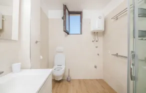 Awesome Home in Dobrinj With Wifi and 2 Bedrooms - Image 3