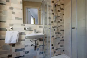 Magnificent Seafront 2-bedroom Sliema penthouse - Image 3