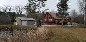 Exclusive 4 Bedroom Home on 10 Acres, Hot Tub, Pond in Heart of Trail System - Image 4