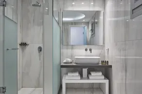 Grand Beach Hotel - Image 3