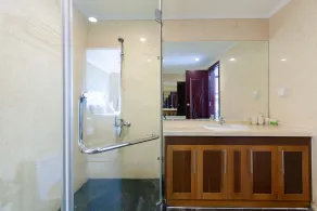 2-bedroom apartment with spacious city view, indoor&outdoor swimming pools - Image 3