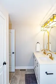 Three Bedroom Outdoorsy Escape in Huntersville - Image 4