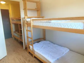 2-Room Cabin at the Foot of the Slopes - 4 Bunk Beds, Pets Allowed - Image 3