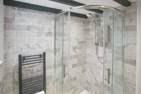Host & Stay - Burns Yard Apartment - Image 3