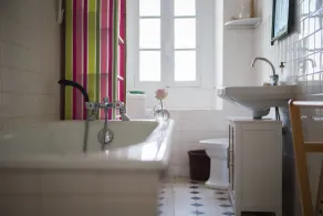 Casa romántica, piscina privada, zona tranquila y acogedora. - Image 2