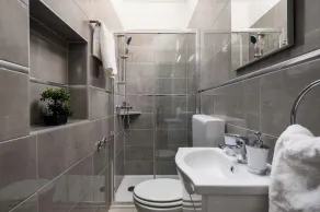 Monolocale con piscina all'aperto, sauna e vasca idromassaggio - Image 2
