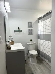 FAST INTERNET - EASY ACCESS - QUITE - 5 MINUETS TO KAISER - REMODELED - NEW BATH - Image 2