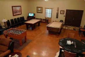 4800 sq ft Lodge that can accommodate up to 23 guests! - Image 5