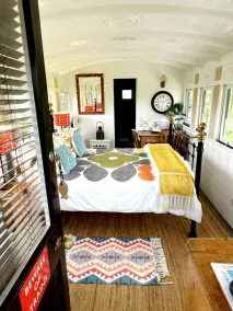 Romantic Vintage Carriage in 2 acres!❤️Idyllic location, 5 min walk beach & pub! - Image 5