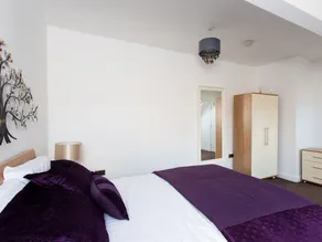 Apartment-Luxury-Private Bathroom-Occupancy 4 - Image 5
