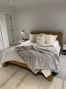 Beach house, feet from the sand - Image 2