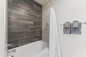 Modern & Chic 1BR Luxury Apts Close to Downtown & Airport - Image 5