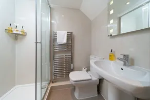 3-Bedroom Countryside Cottage Close to North Devon's Beaches and Exmoor, with onsite games room - Image 3