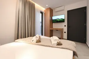 Luxury Suites with private Swimming pool 1st floor - Image 5