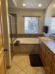 Fall mountain splendor -- luxury 5 bdrm townhome, private hot tub, sleeps 16! - Image 4