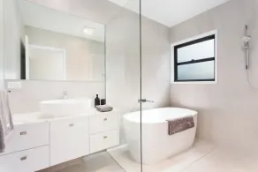 Bellevue on Sunrise - pets by approval - Image 3