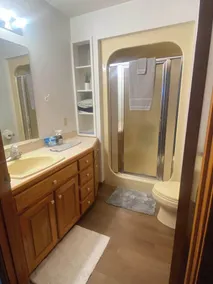 Large 2 bedroom/2 bath home in the heart of Benton - Image 3